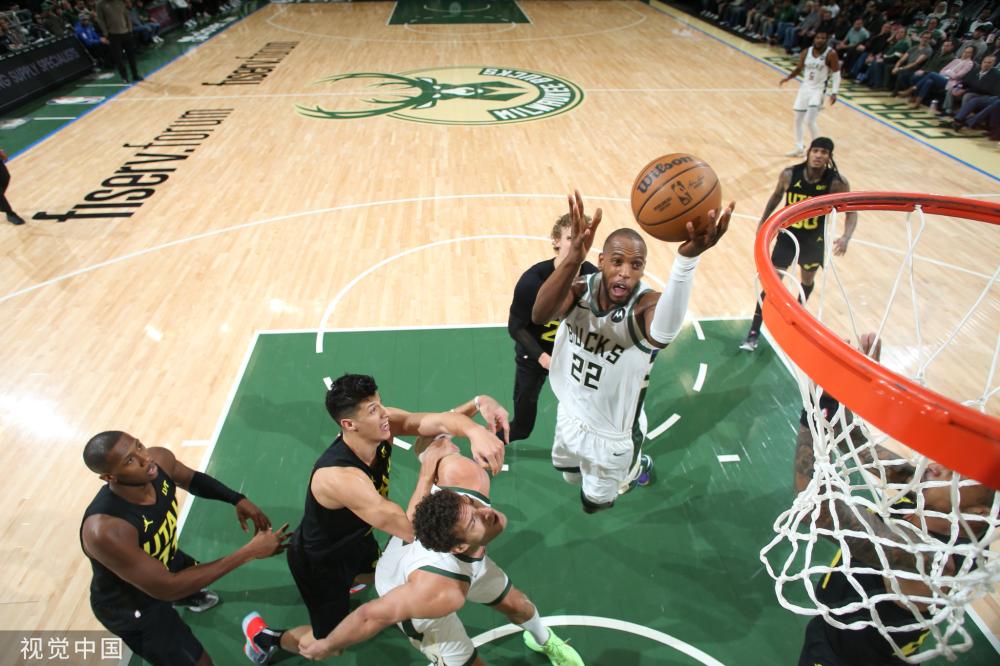 的更衣室氛 的更衣室氛