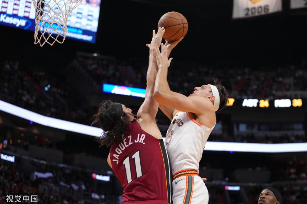 集中於俱樂 集中於俱樂