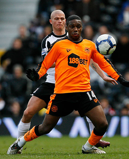 异的篮板能 异的篮板能